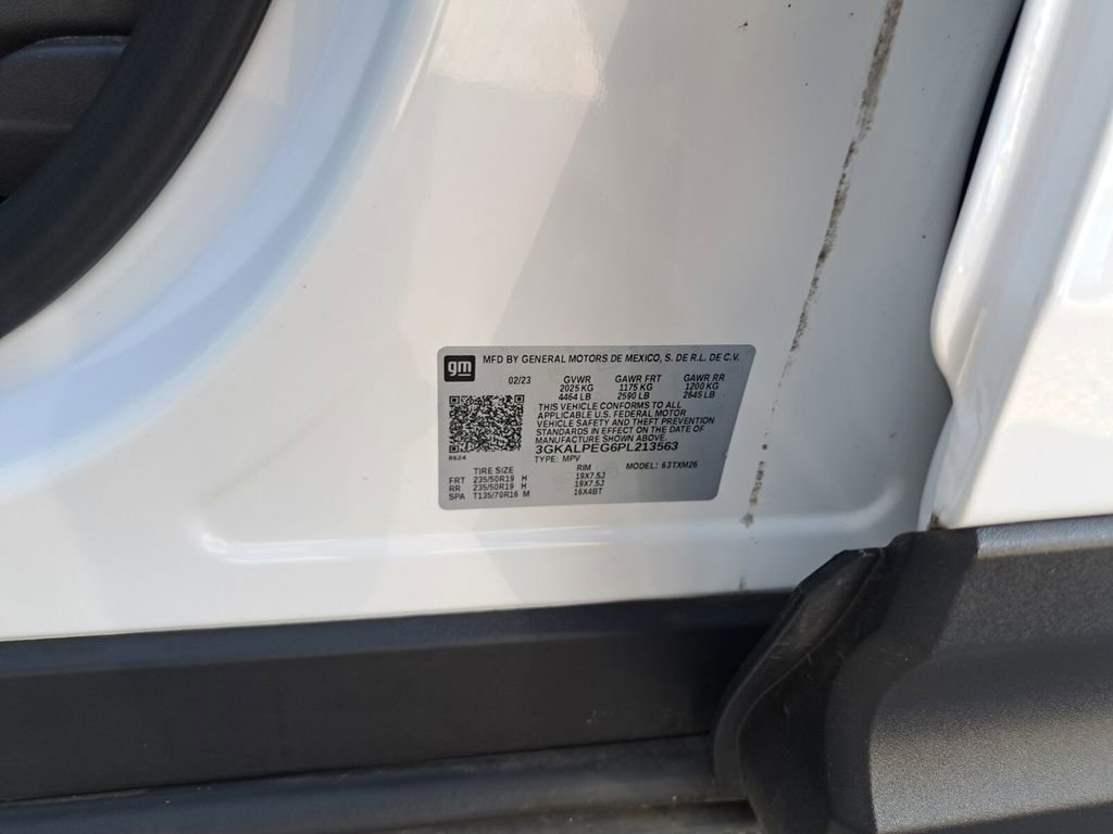 Used 2023 GMC Terrain SLT w/ Elevation Edition image 28