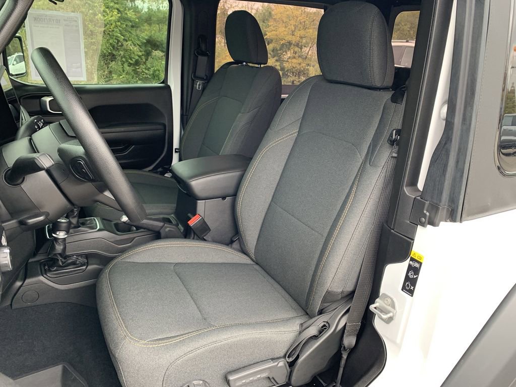 Used 2025 Jeep Wrangler Sport image 13