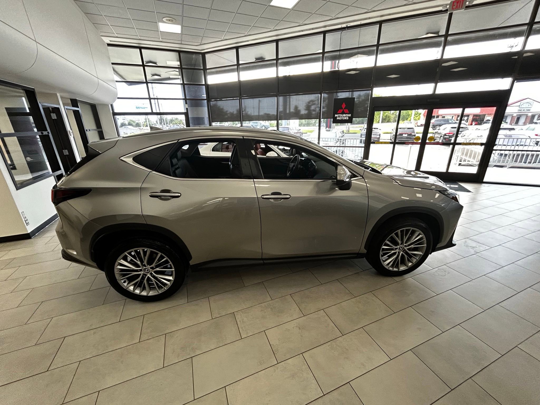 Used 2025 Lexus NX 350h AWD w/ Premium Package image 6