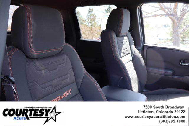 Used 2024 Nissan Frontier PRO-4X w/ Technology Package image 32