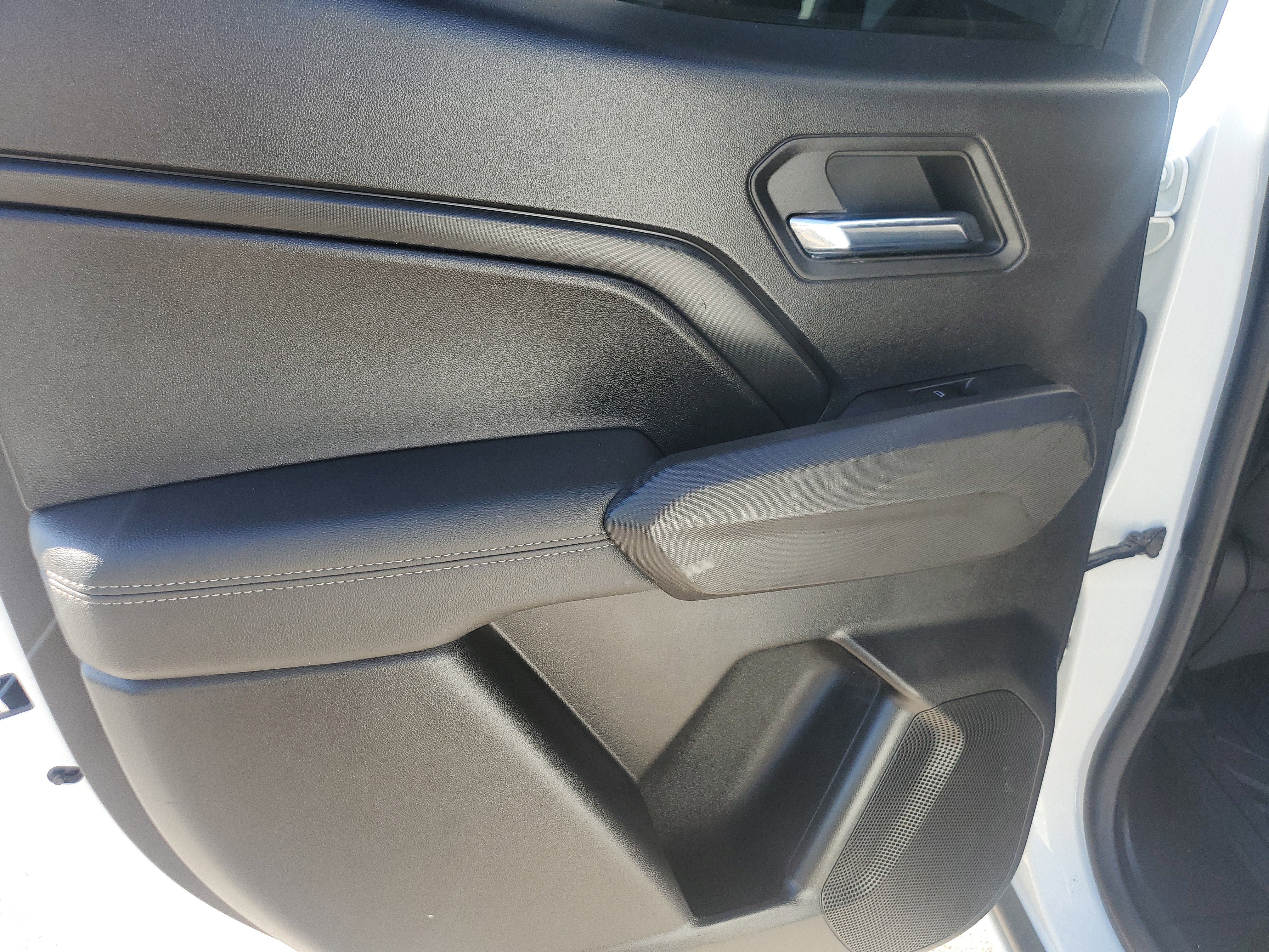 Used 2023 Chevrolet Colorado LT w/ LT Convenience Package II image 14