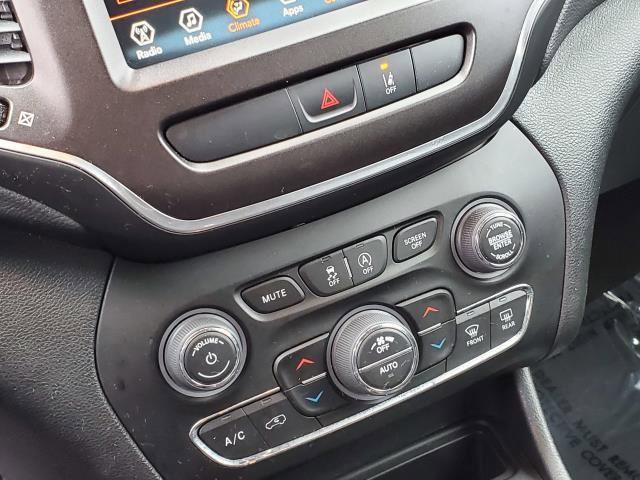 Used 2022 Jeep Cherokee Trailhawk w/ Trailer Tow Group image 19