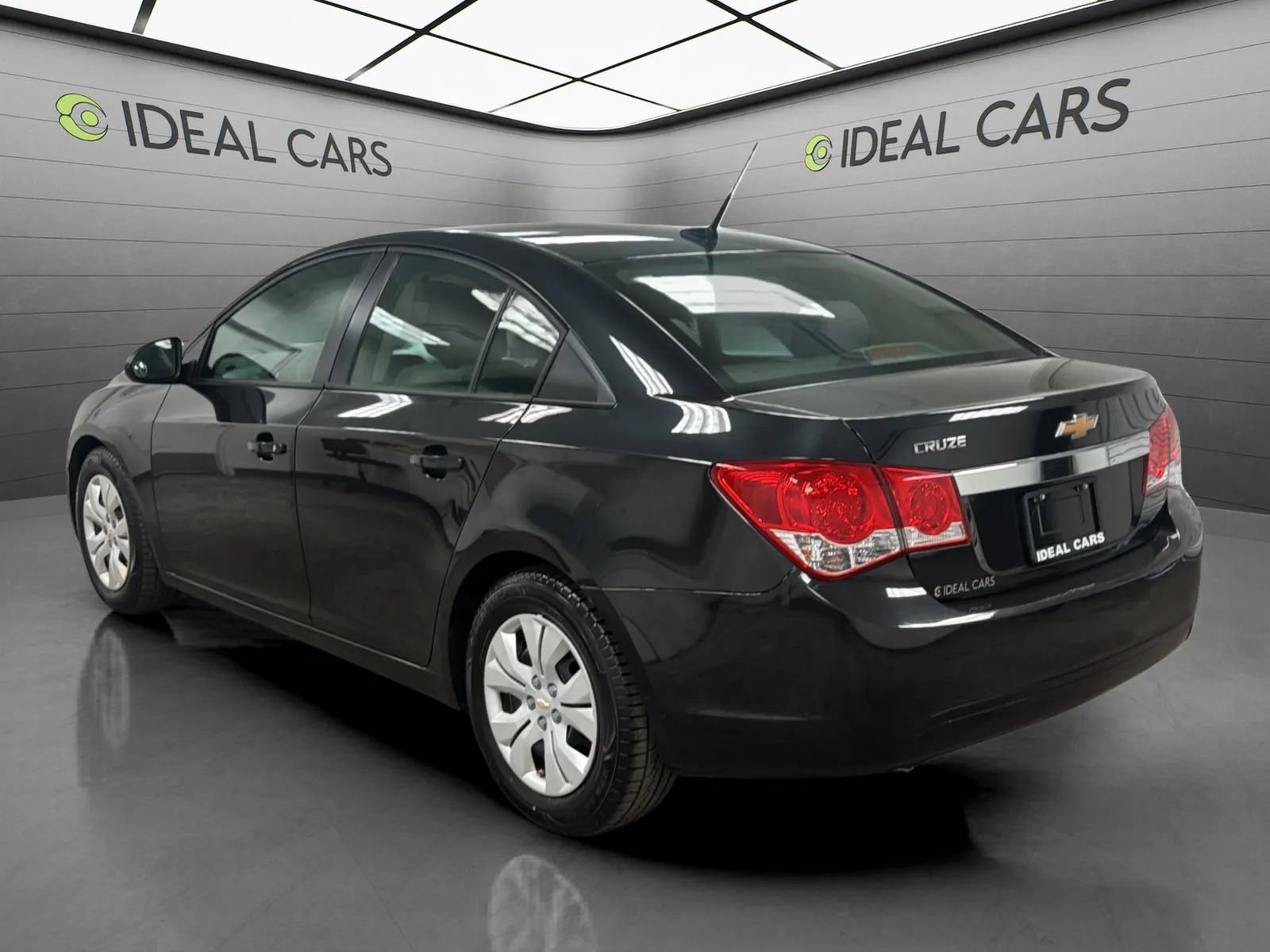 Used 2013 Chevrolet Cruze LS FWD image 7