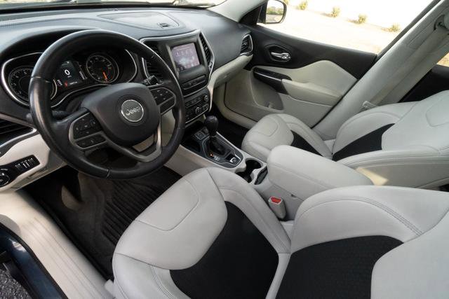 Used 2020 Jeep Cherokee Latitude Plus image 25