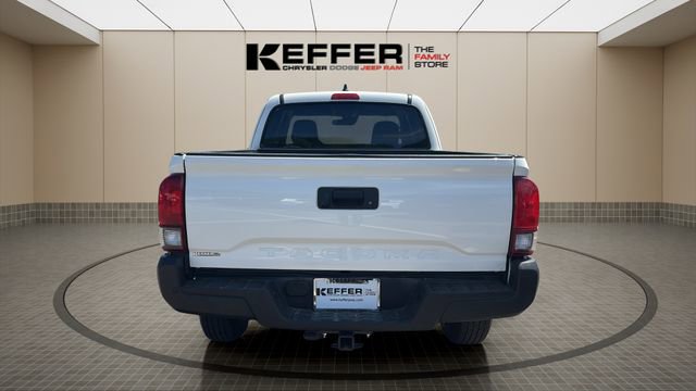 Used 2021 Toyota Tacoma SR RWD image 4