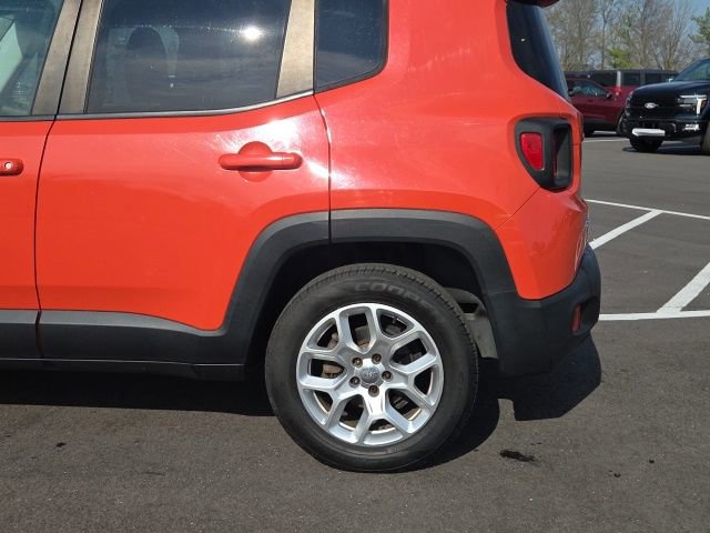 Used 2015 Jeep Renegade Latitude w/ Popular Equipment Group image 15