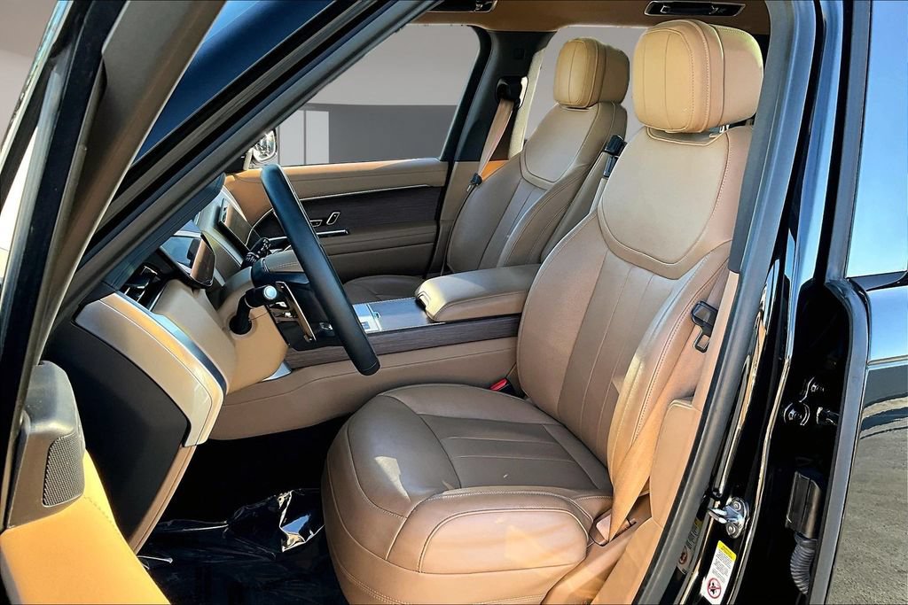 Certified 2025 Land Rover Range Rover SE AWD/4WD image 19