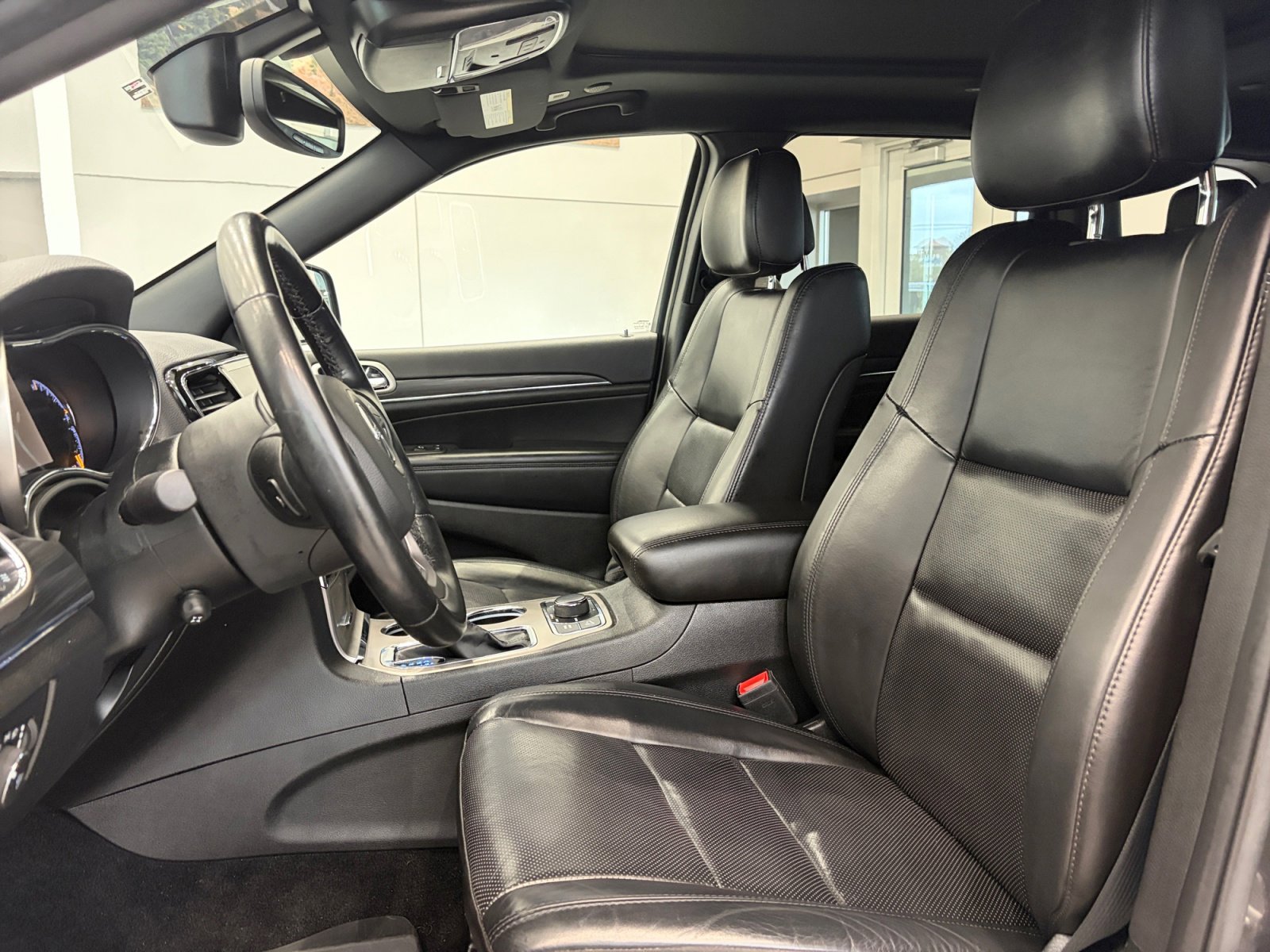 Used 2021 Jeep Grand Cherokee Limited w/ Luxury Group II AWD/4WD image 12