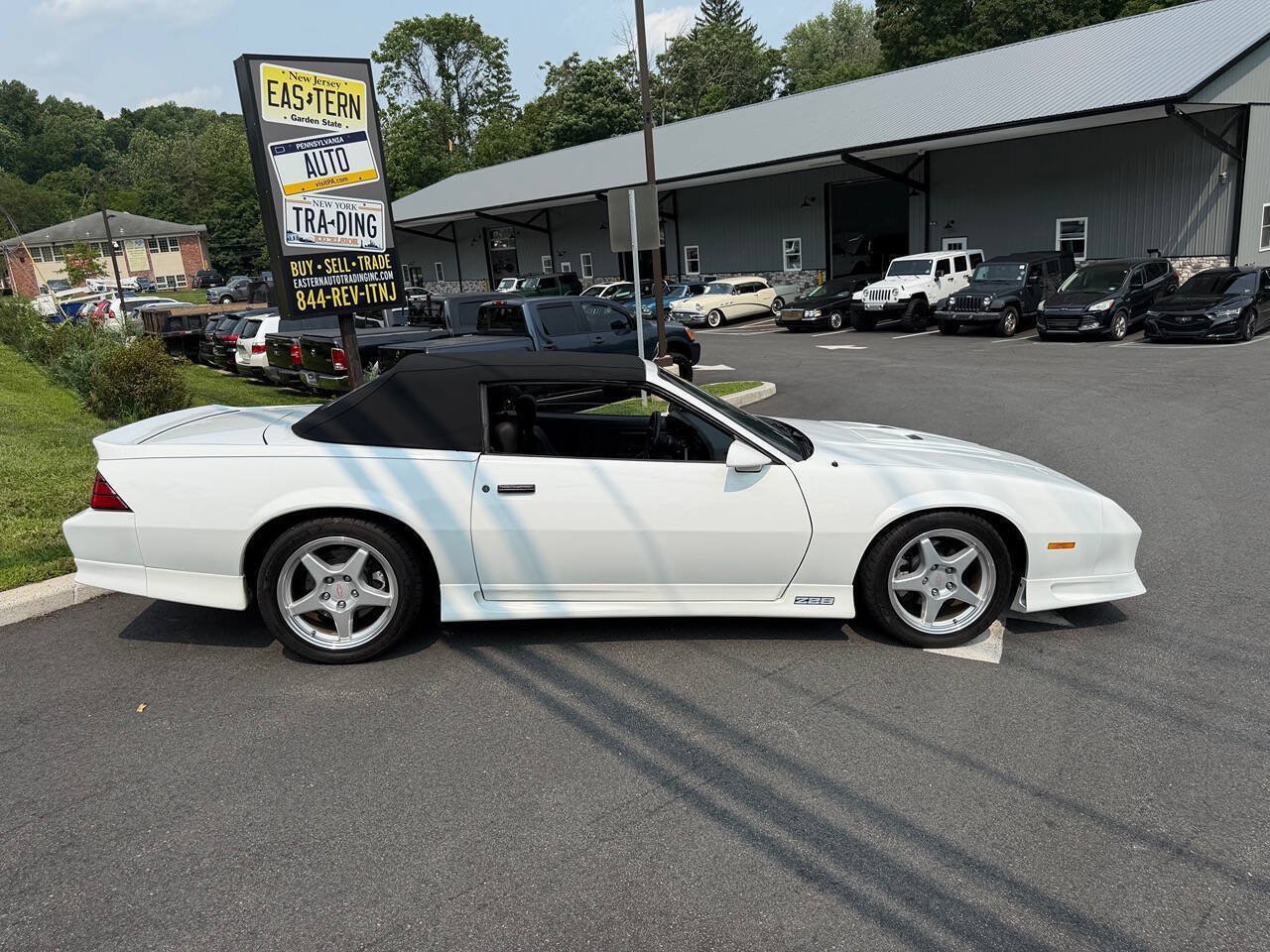 Used 1991 Chevrolet Camaro Z28 RWD image 8