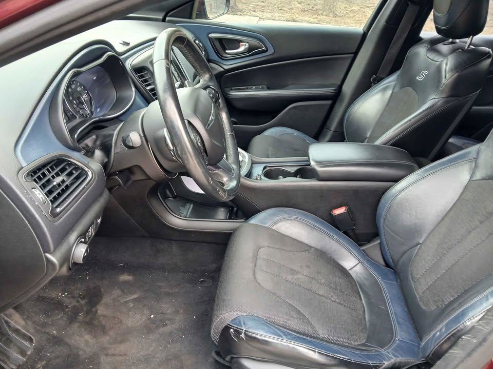 Used 2015 Chrysler 200 S image 16