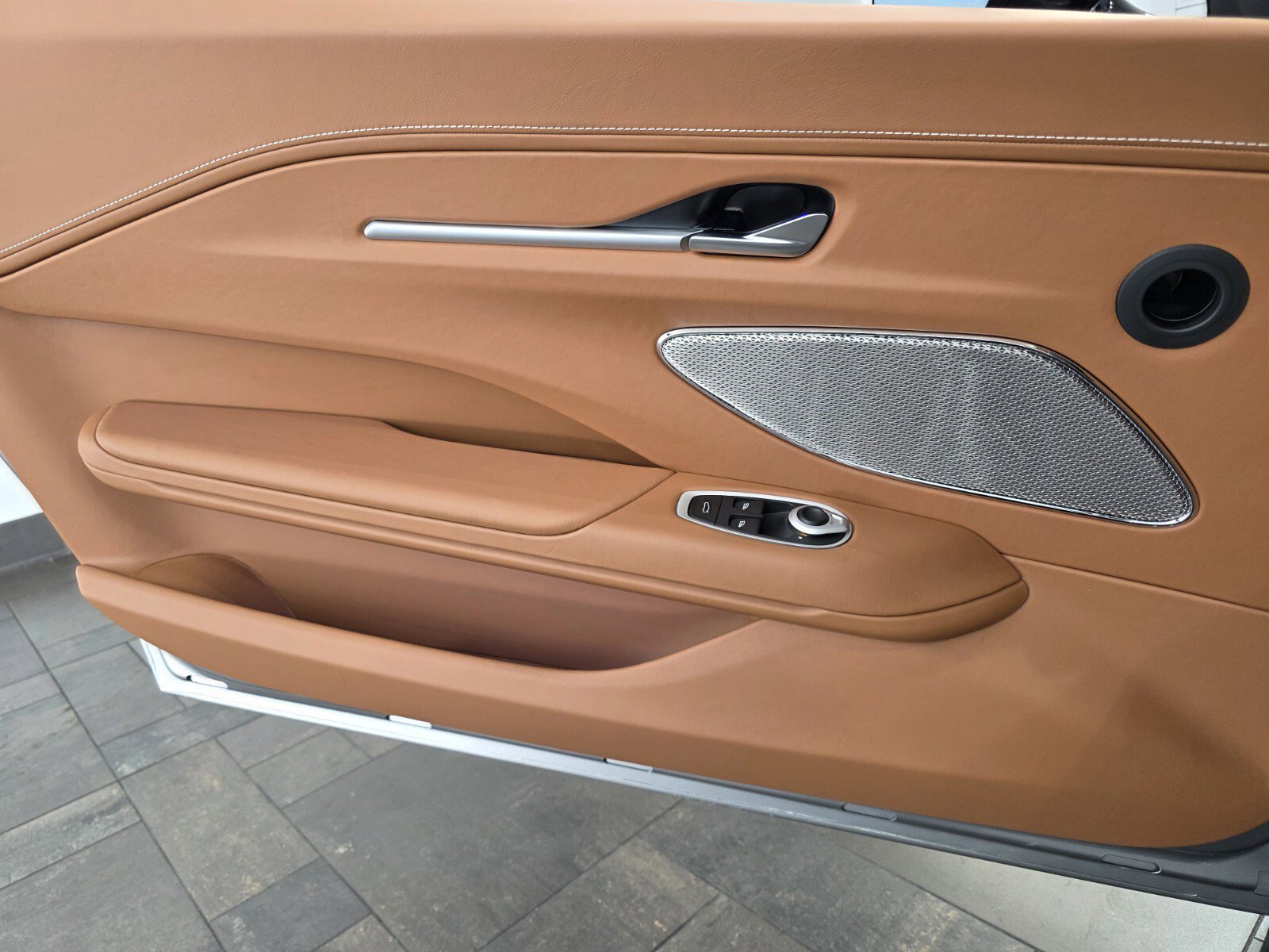 New 2026 Aston Martin V8 Vantage Roadster RWD image 16