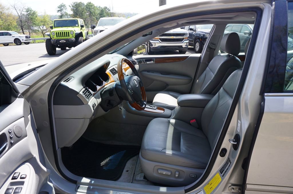 Used 2005 Lexus ES 330 image 2