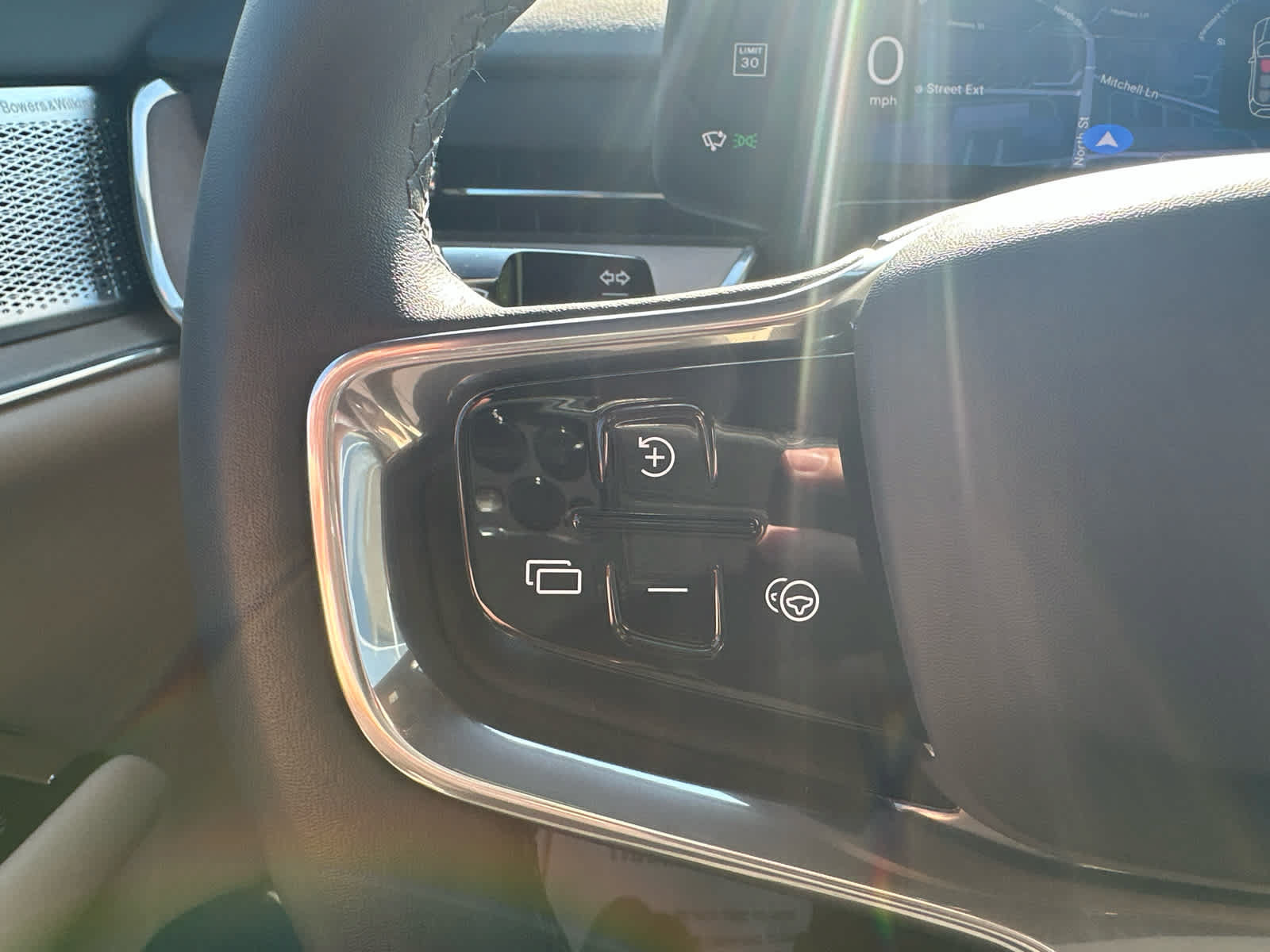 Used 2025 Volvo EX90 Ultra AWD/4WD image 20