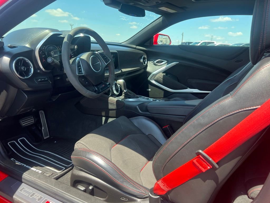 Used 2018 Chevrolet Camaro ZL1 RWD image 9