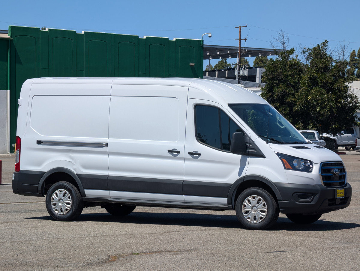 Used 2023 Ford E-Transit Medium Roof image 1