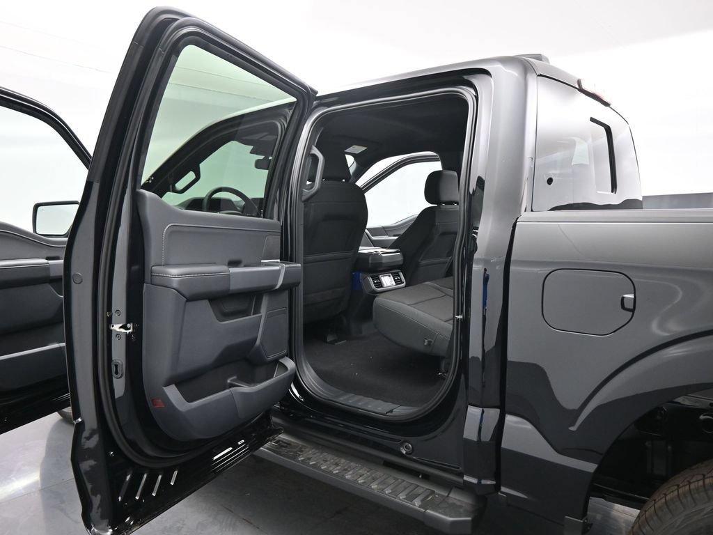 New 2026 Ford F150 XLT w/ Equipment Group 302A MID AWD/4WD image 17