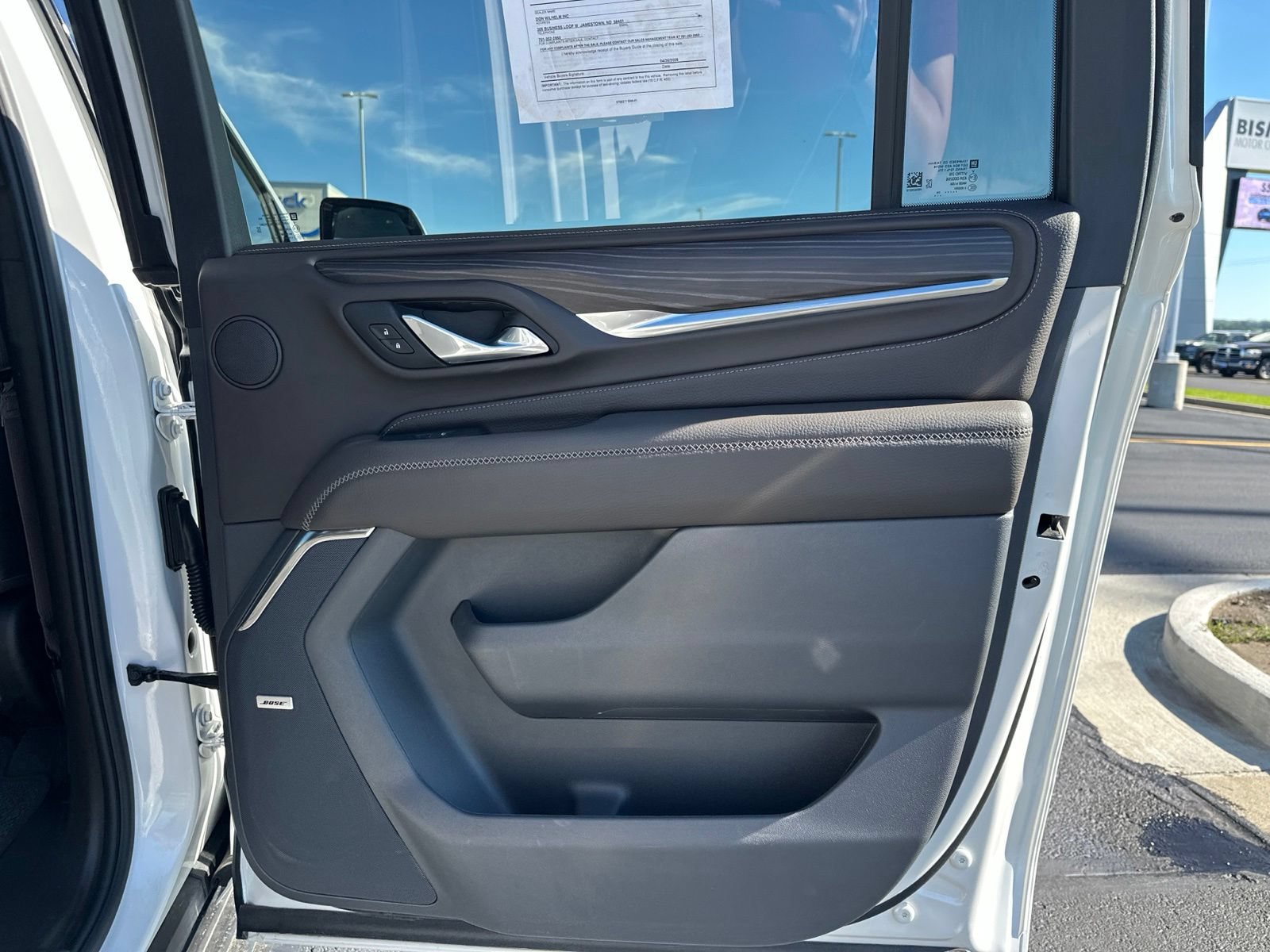 Used 2024 GMC Yukon XL Denali AWD/4WD image 47