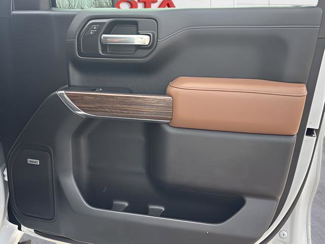 Used 2019 Chevrolet Silverado 1500 High Country w/ Technology Package image 10