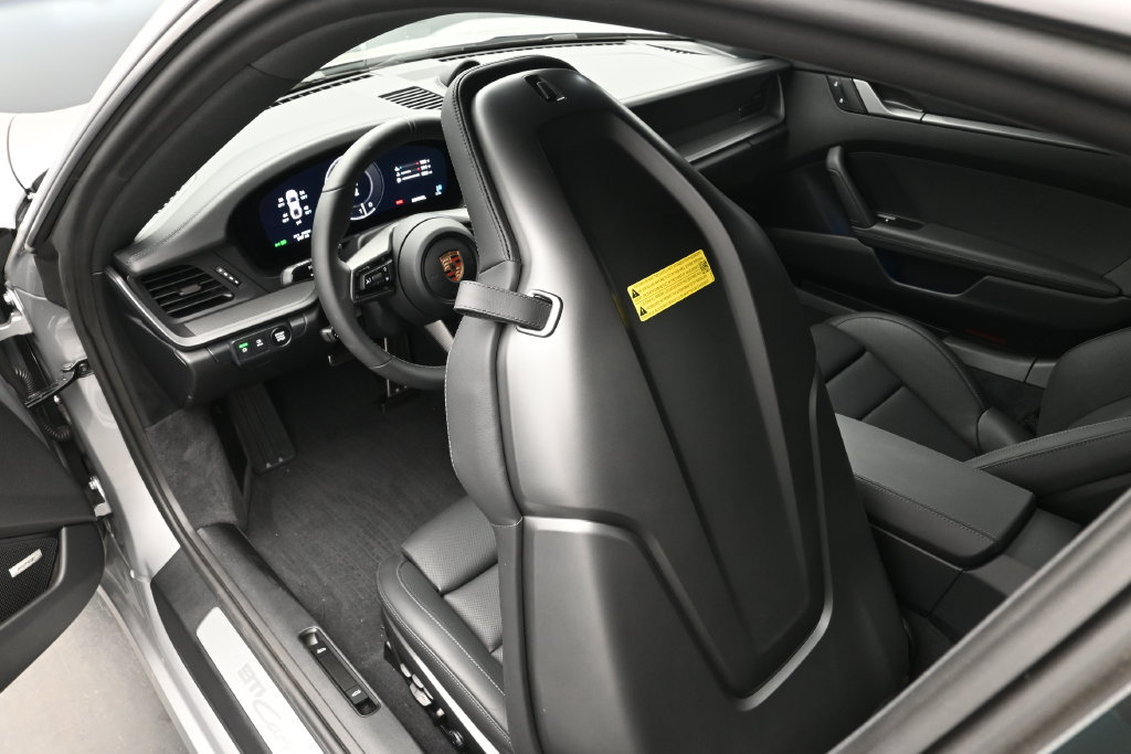 Certified 2026 Porsche 911 Carrera RWD image 27