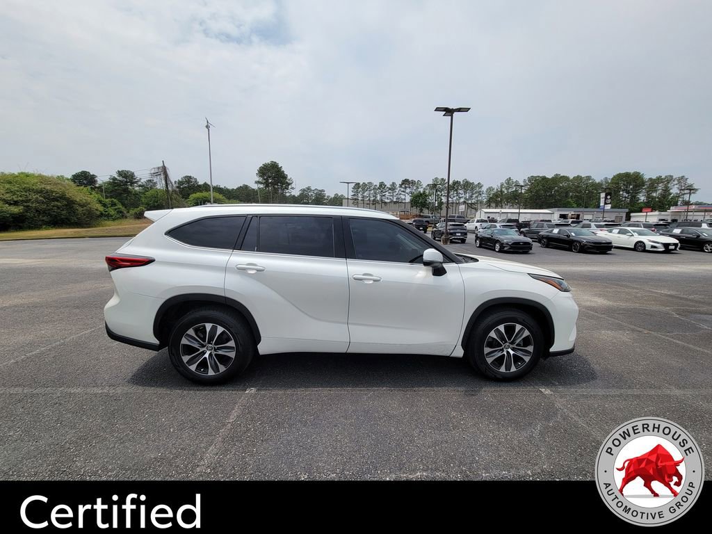 Used 2020 Toyota Highlander XLE FWD image 7