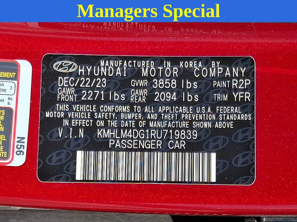 Used 2024 Hyundai Elantra SEL FWD image 28