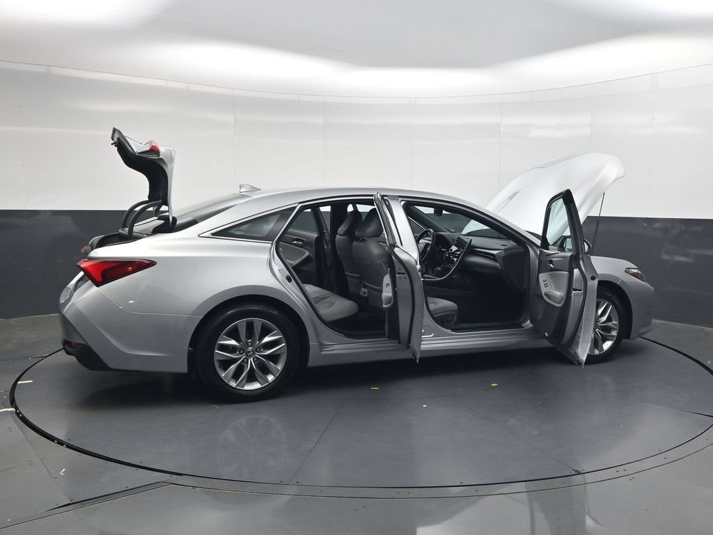 Used 2022 Toyota Avalon XLE w/ Moonroof Package FWD image 39