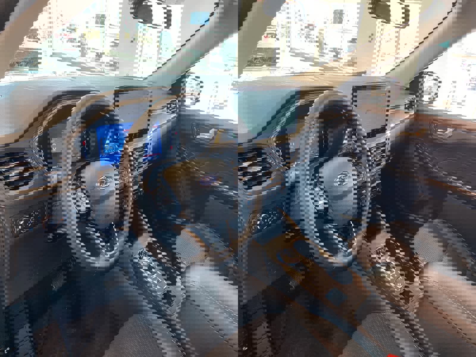 Used 2025 Ford Escape SE image 10