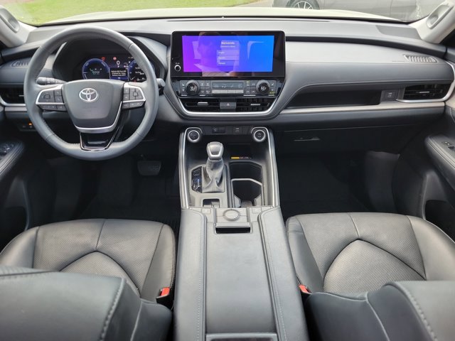 Used 2024 Toyota Grand Highlander Limited image 11