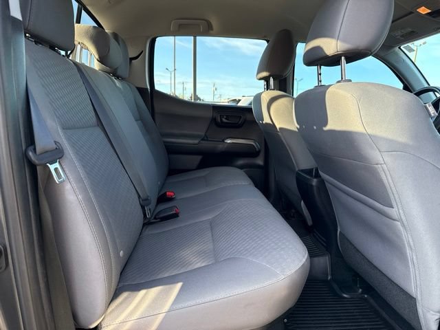 Used 2021 Toyota Tacoma SR5 AWD/4WD image 12