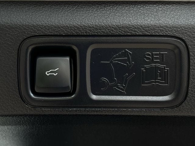 Used 2019 Ford Expedition Limited w/ Equipment Group 301A RWD image 35