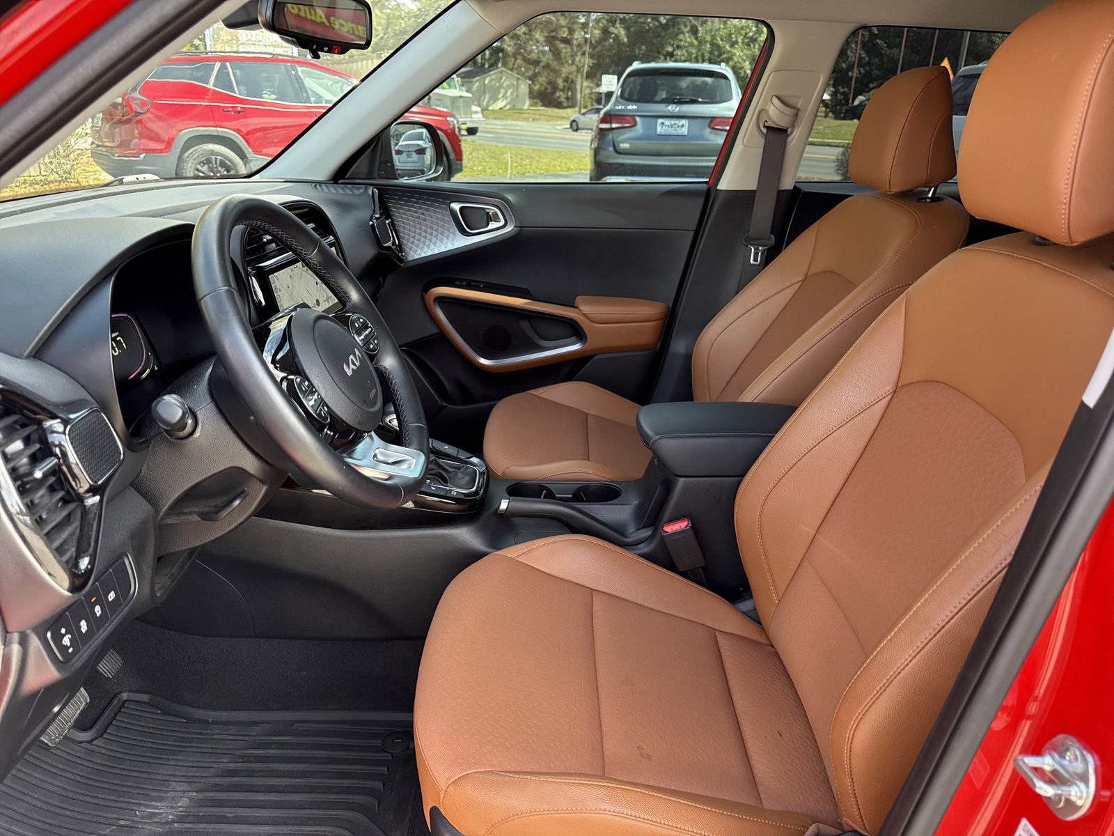 Used 2025 Kia Soul EX image 9