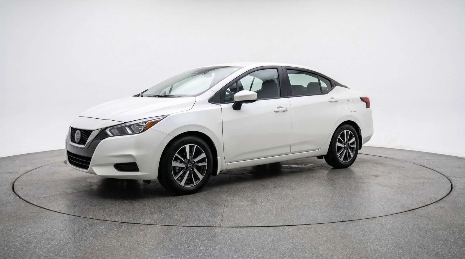 Used 2025 Nissan Versa SV FWD image 3