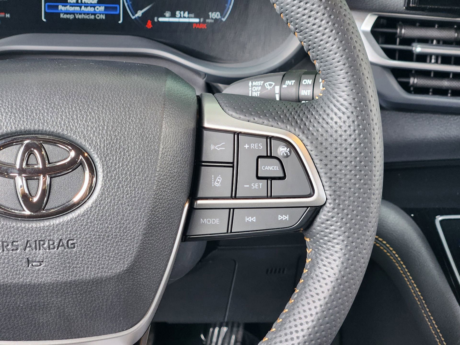 Used 2025 Toyota Sienna XLE Woodland Edition image 29