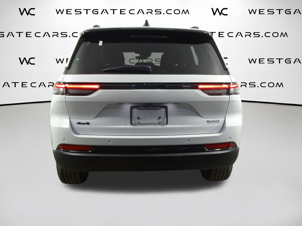 New 2025 Jeep Grand Cherokee Altitude image 7