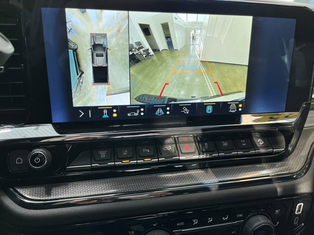 Used 2025 Chevrolet Silverado 2500 ZR2 w/ Technology Package image 24