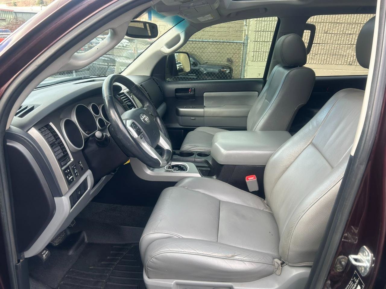 Used 2016 Toyota Sequoia SR5 w/ Premium Package image 12