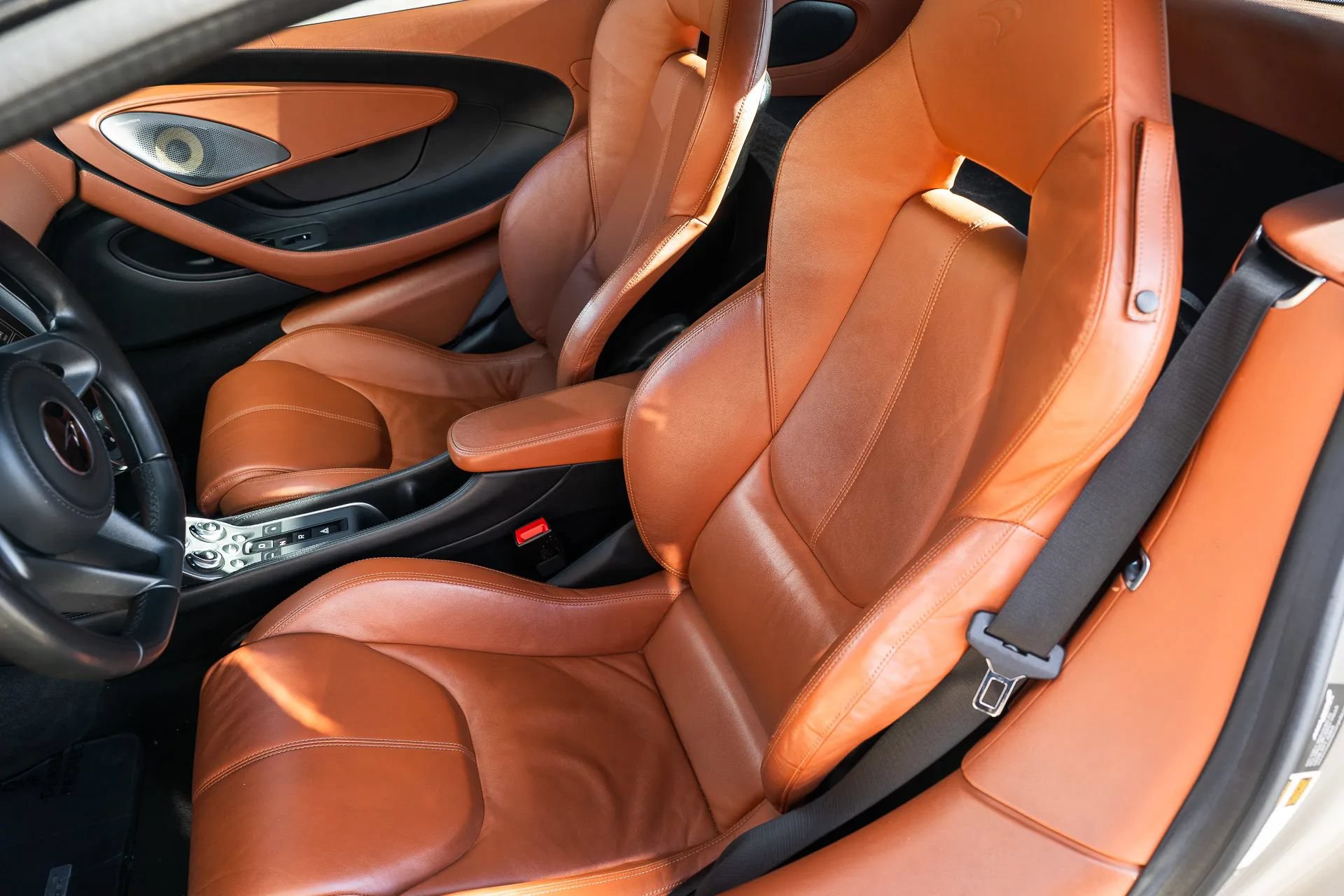 Used 2016 McLaren 570S Coupe RWD image 20