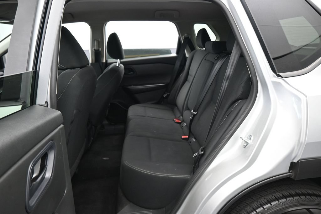Used 2024 Nissan Rogue S FWD image 27