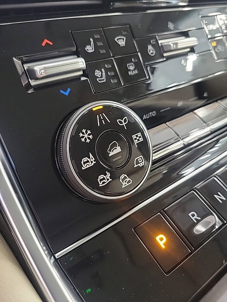 New 2025 Nissan Armada Platinum Reserve image 35