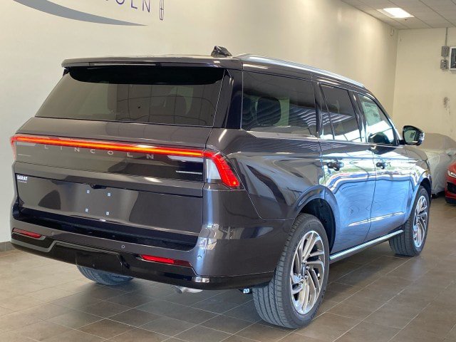 New 2027 Lincoln Navigator Reserve AWD/4WD image 10