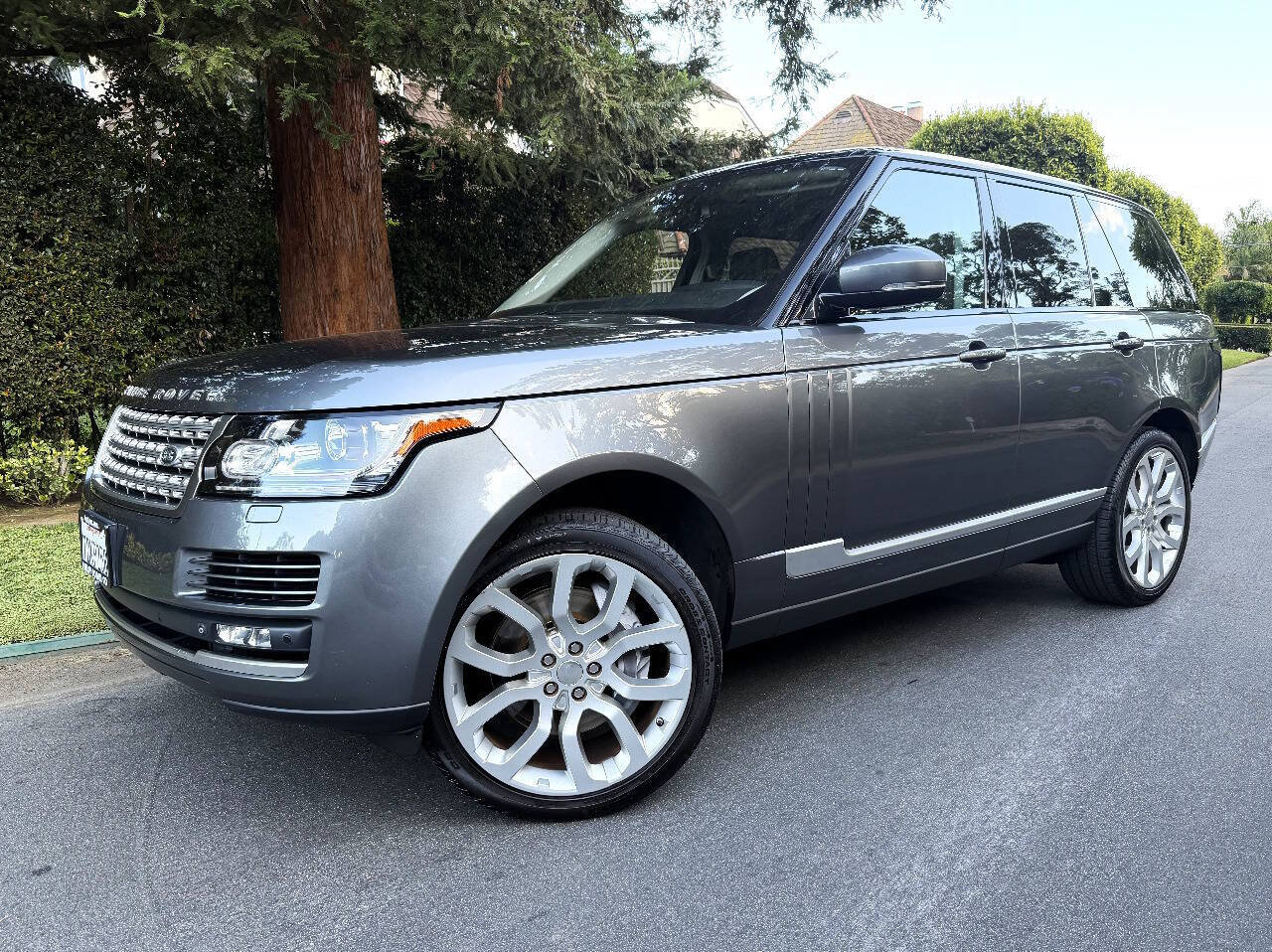 Used 2014 Land Rover Range Rover Supercharged AWD/4WD image 3