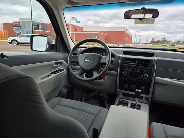 Used 2008 Jeep Liberty Sport w/ Popular Equipment Group AWD/4WD image 43