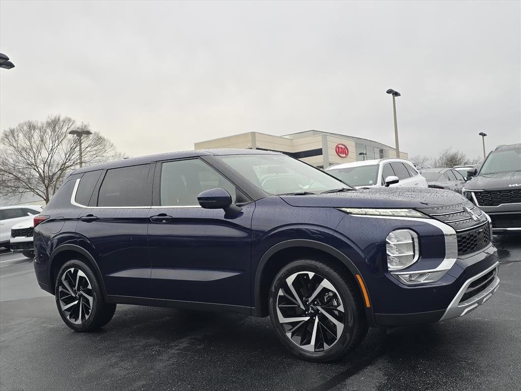 Used 2024 Mitsubishi Outlander SE