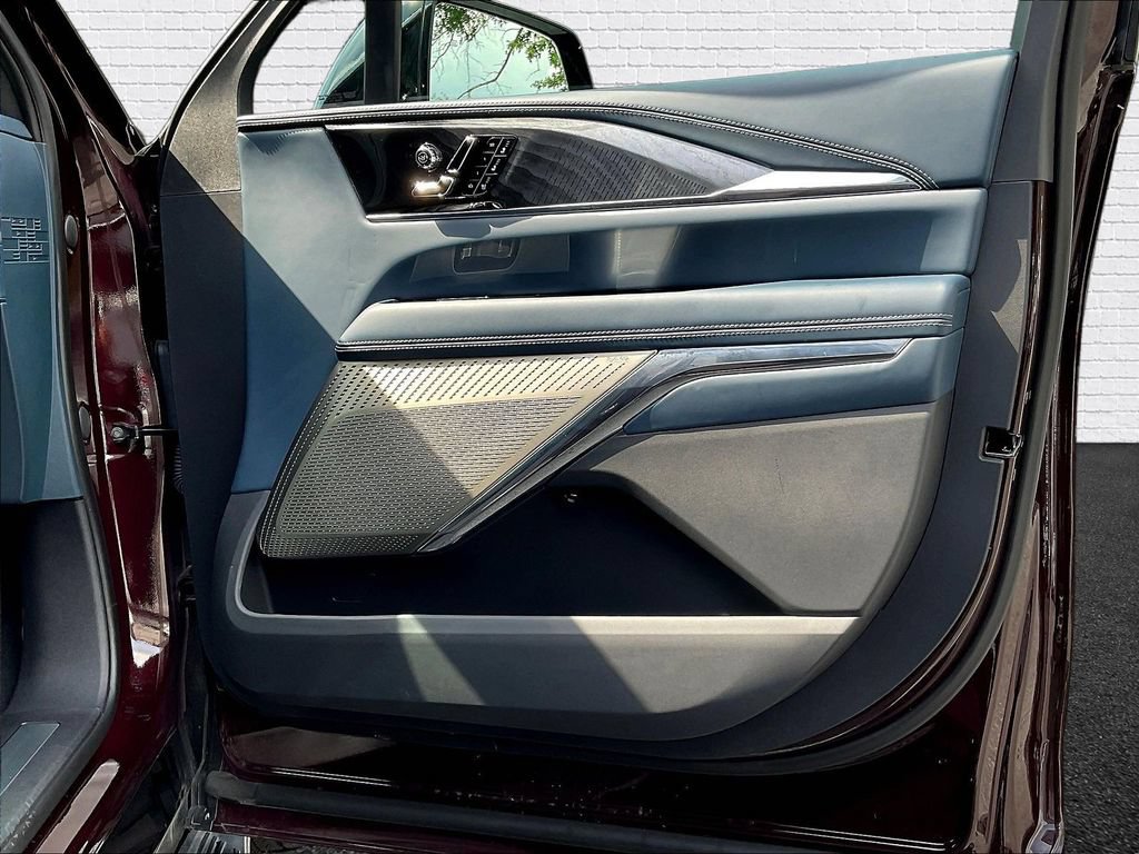 Used 2025 Cadillac Escalade IQ Luxury 2 w/ LPO, Premium Carpet Package AWD/4WD image 26