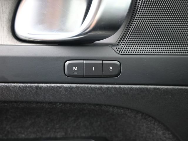 Used 2024 Volvo XC40 B5 Core AWD/4WD image 26