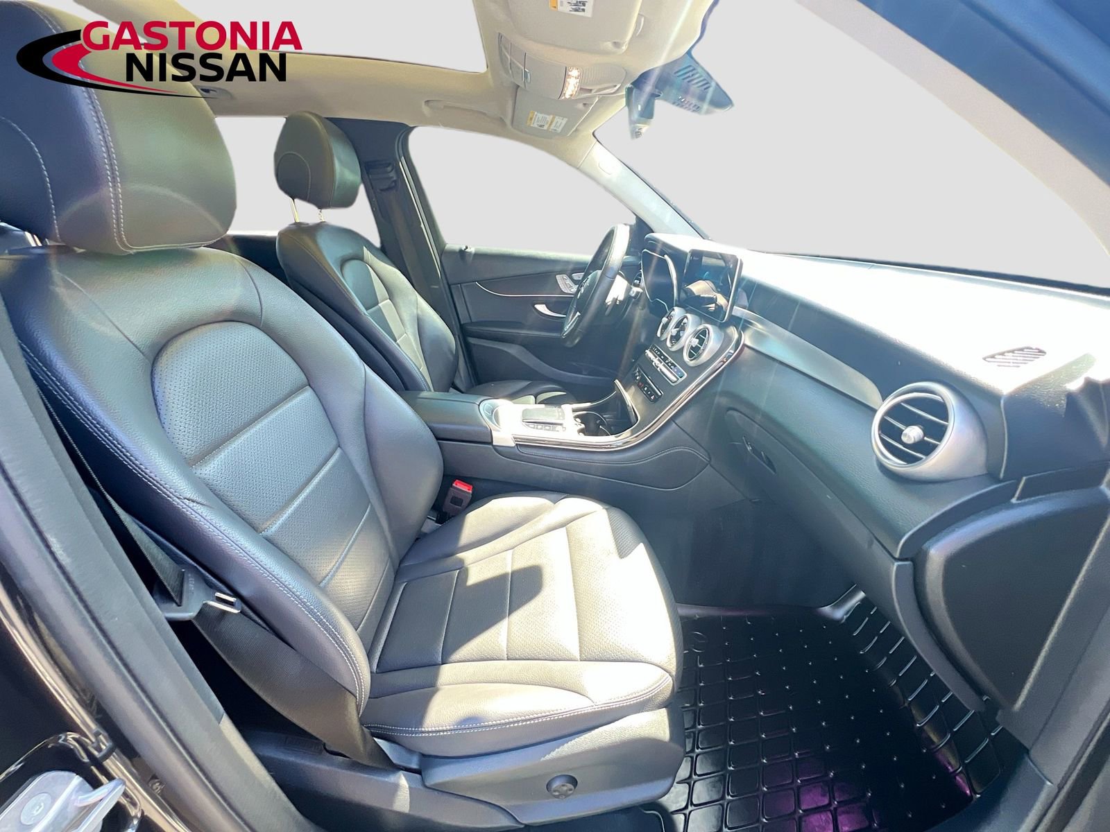 Used 2021 Mercedes-Benz GLC 300 image 37