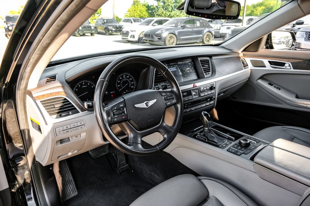Used 2015 Hyundai Genesis 5.0 w/ Option Group 05 RWD image 11