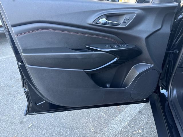 Certified 2025 Chevrolet Trax RS FWD image 10