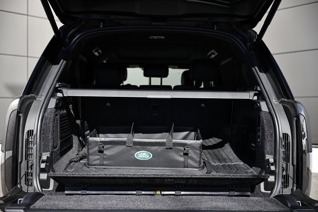 New 2025 Land Rover Range Rover Long Wheelbase SE image 37