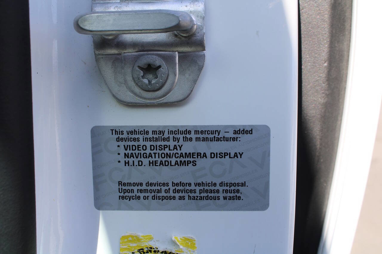 Used 2017 Chrysler Pacifica Touring Plus w/ Tire & Wheel Group image 98